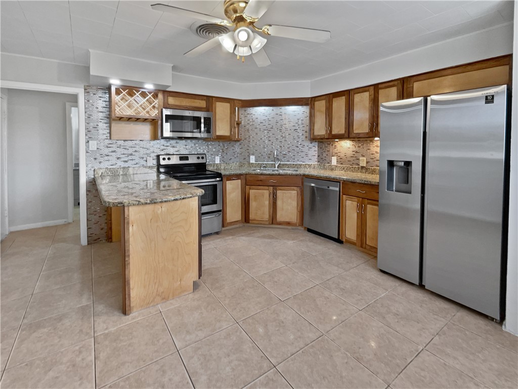2574 Avenue A Property Photo 11