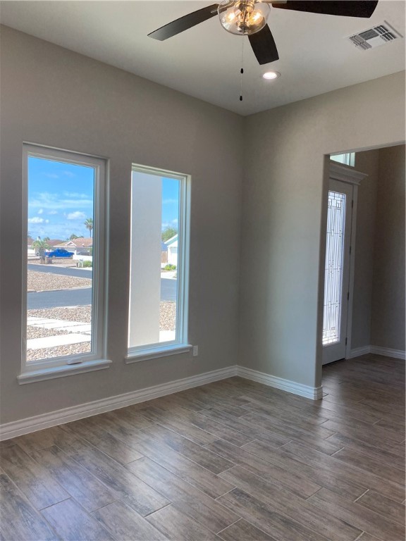 15402 Dyna St Property Photo 4