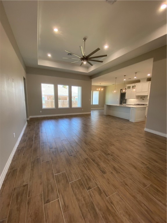 15402 Dyna St Property Photo 5