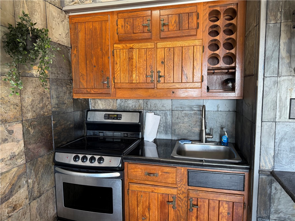 3938 Surfside Blvd Property Photo 4