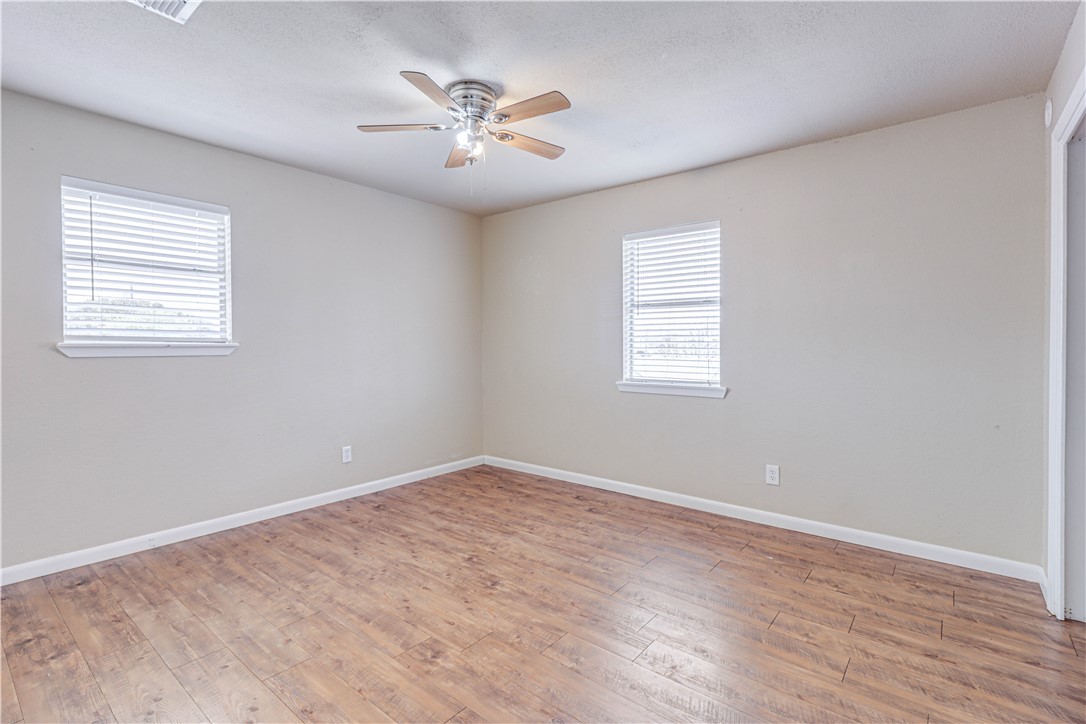 320 S Verne St Property Photo 20