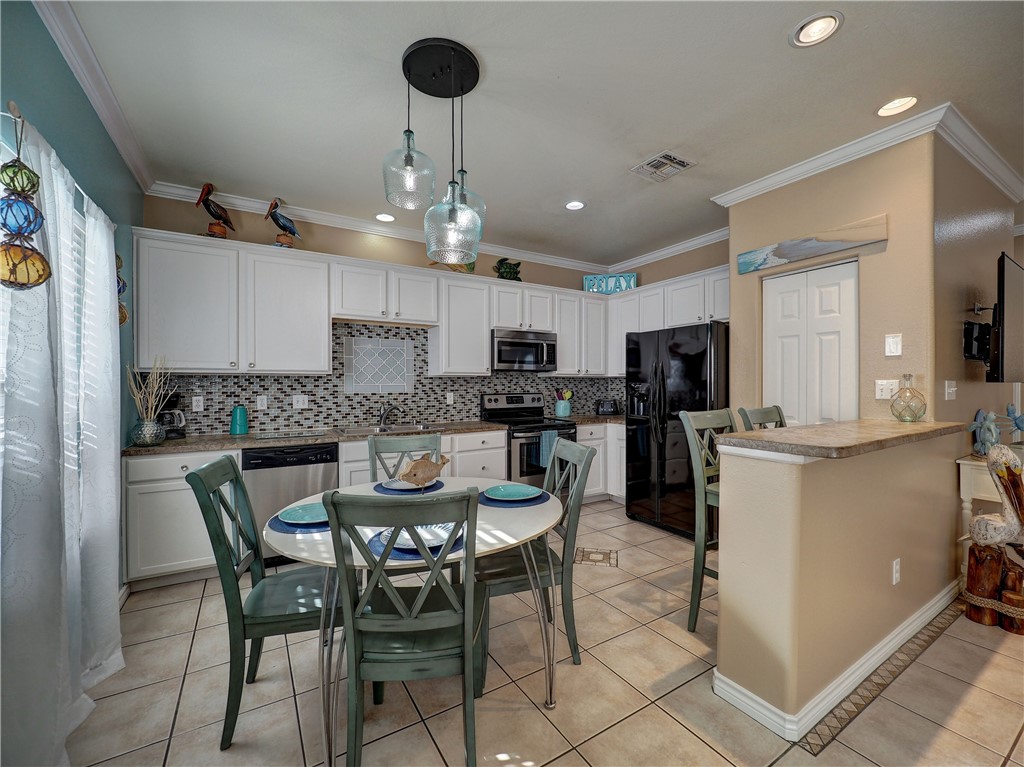 14869 Granada Dr A Property Photo 7