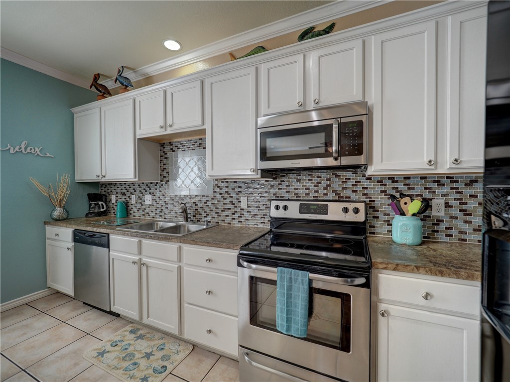 14869 Granada Dr A Property Photo 8