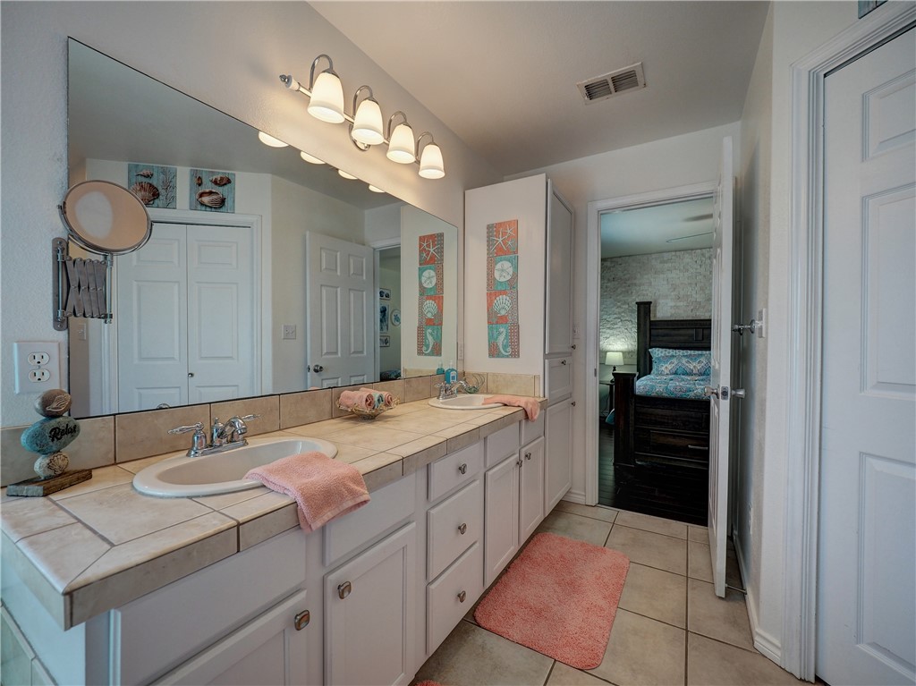 14869 Granada Dr A Property Photo 16