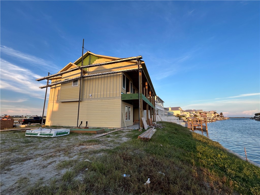 1053 North Isle Dr Property Photo 2