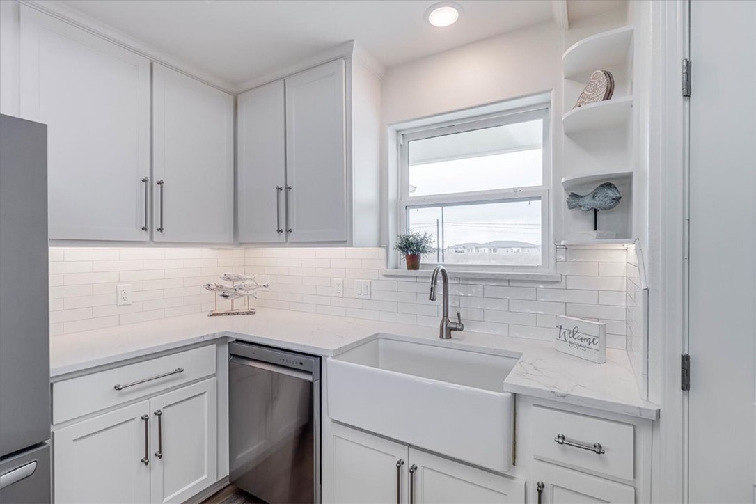 110 Salt Lake Property Photo 3