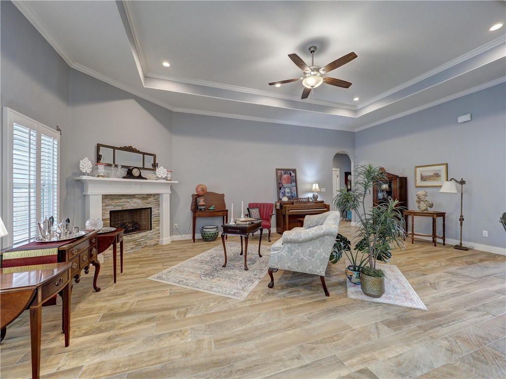 13918 Sea Horse Ave Property Photo 5