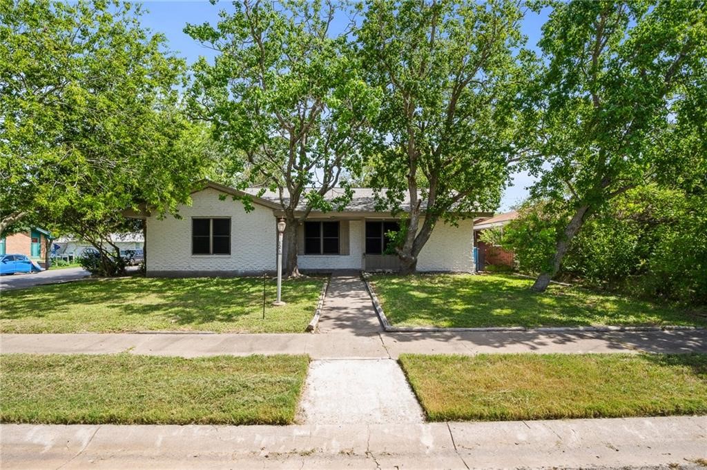 1212 Starlite Dr Property Photo 1