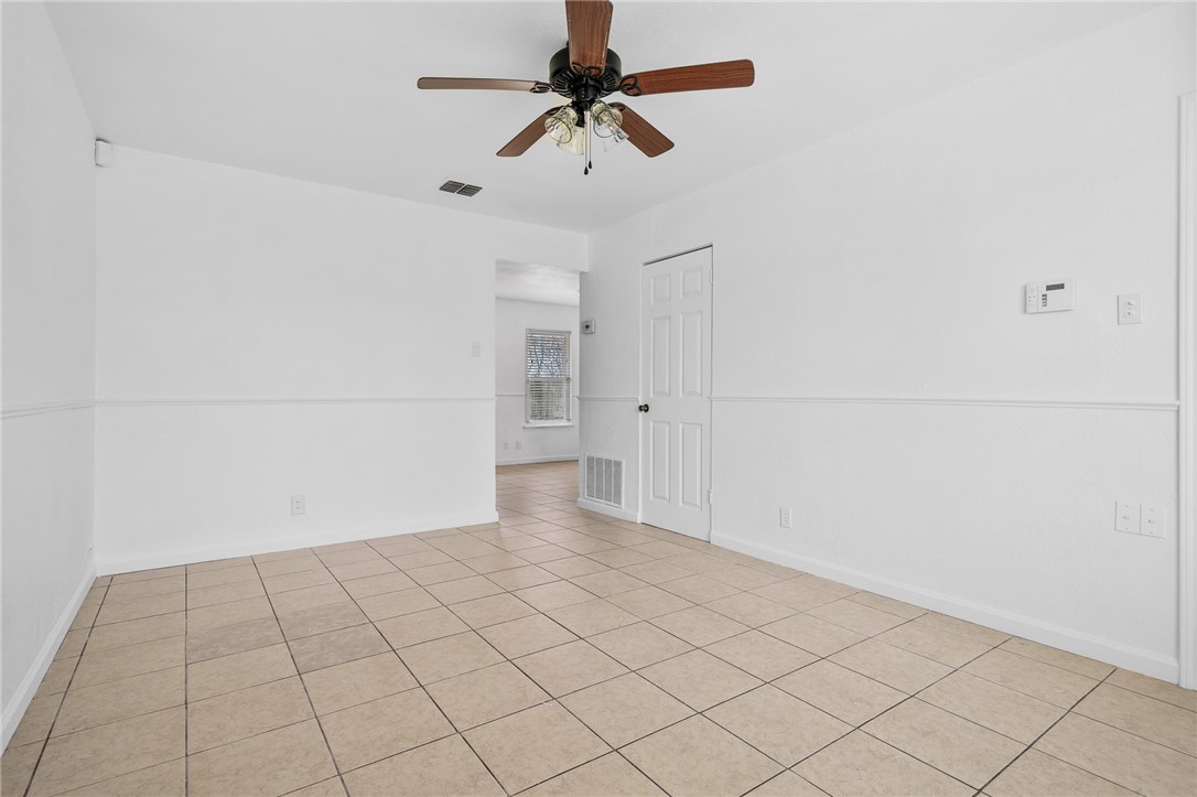 2427 Avenue C Property Photo 6