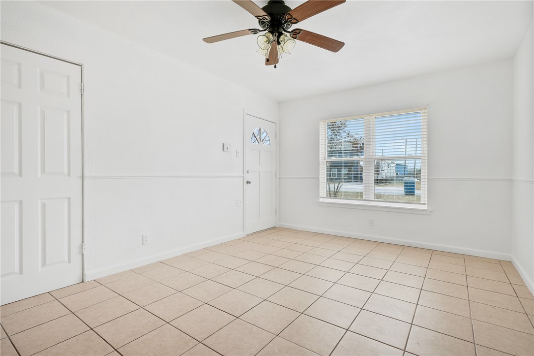 2427 Avenue C Property Photo 7