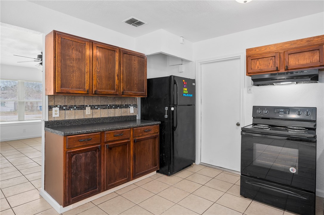 2427 Avenue C Property Photo 10
