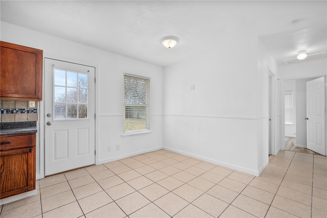 2427 Avenue C Property Photo 12