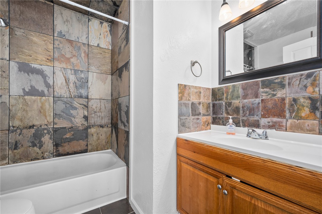 2427 Avenue C Property Photo 14
