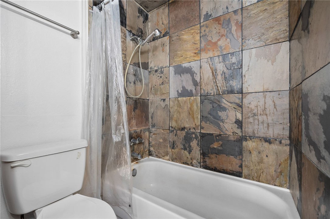 2427 Avenue C Property Photo 15