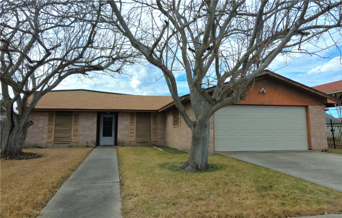 5845 Crestmore Dr Property Photo