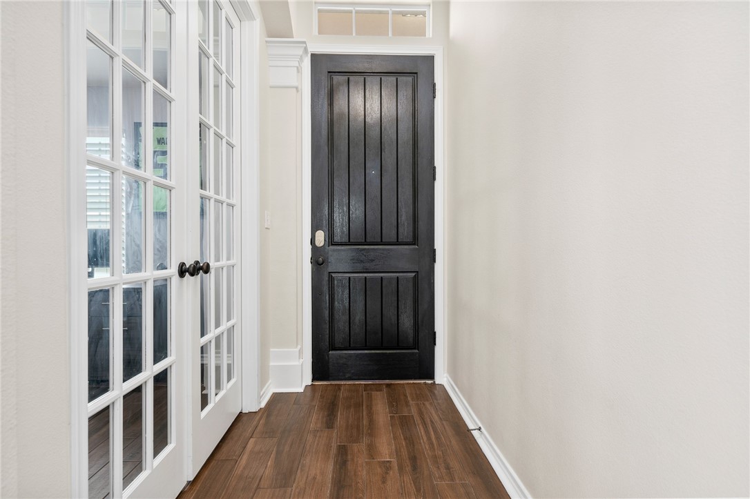 308 Erie Property Photo 5