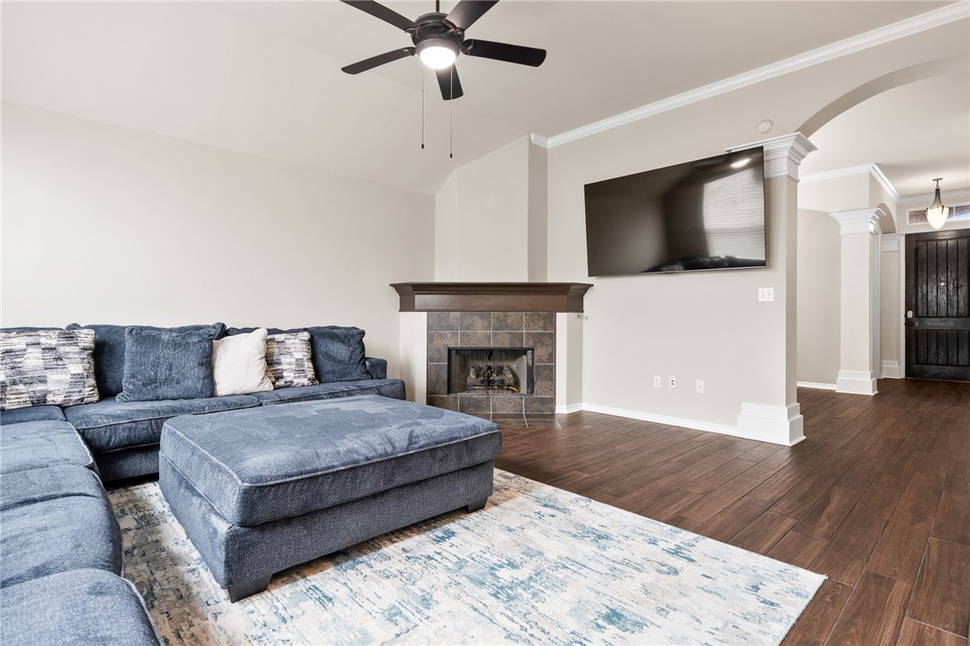 308 Erie Property Photo 10