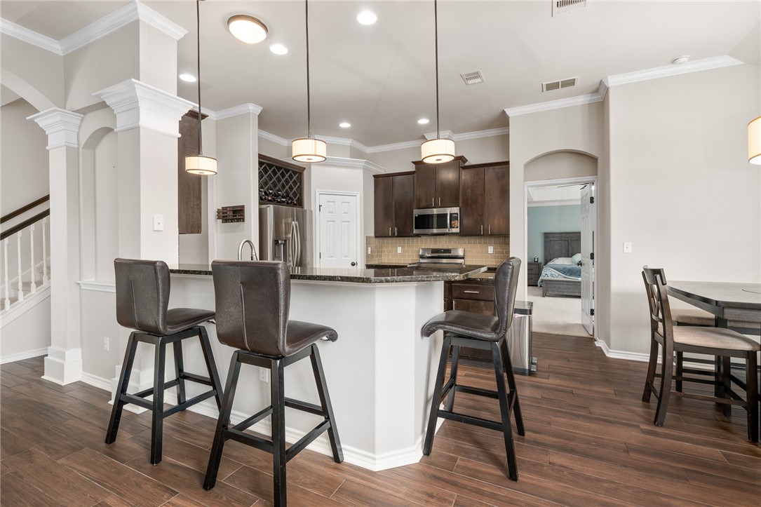 308 Erie Property Photo 13