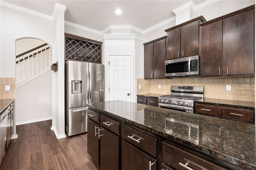 308 Erie Property Photo 16