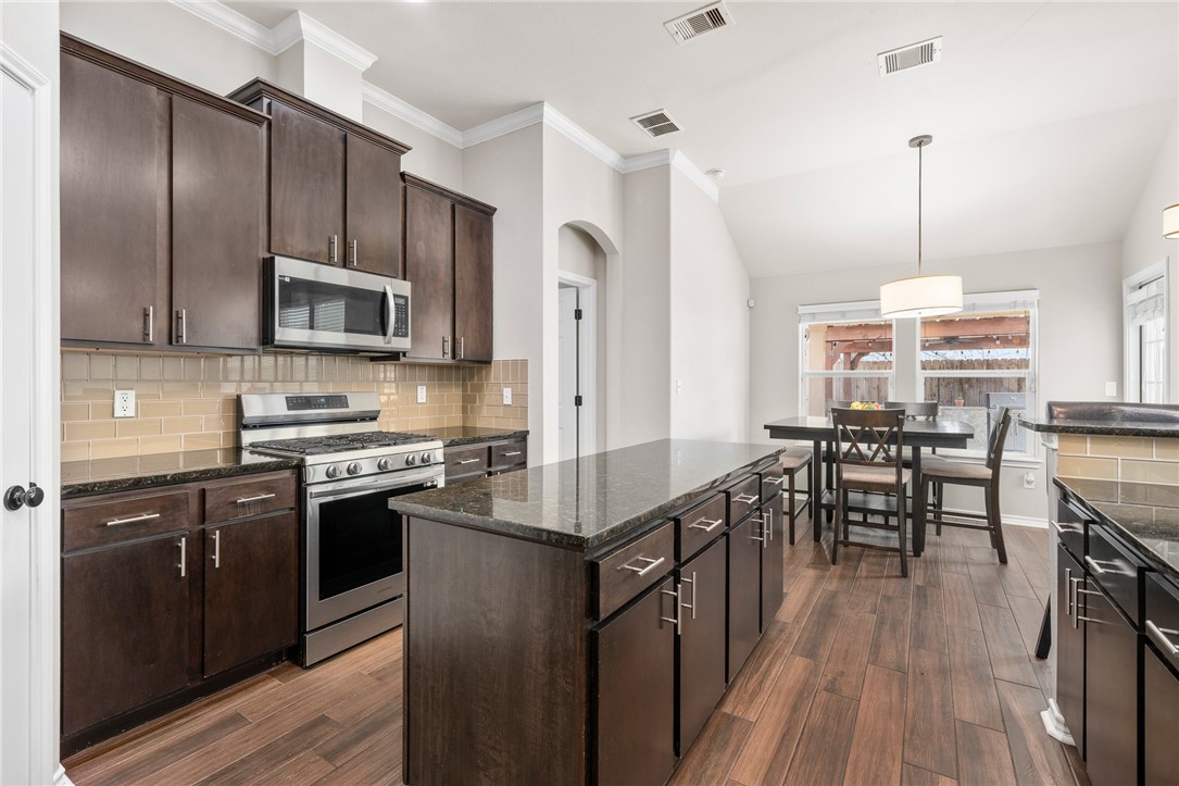 308 Erie Property Photo 17