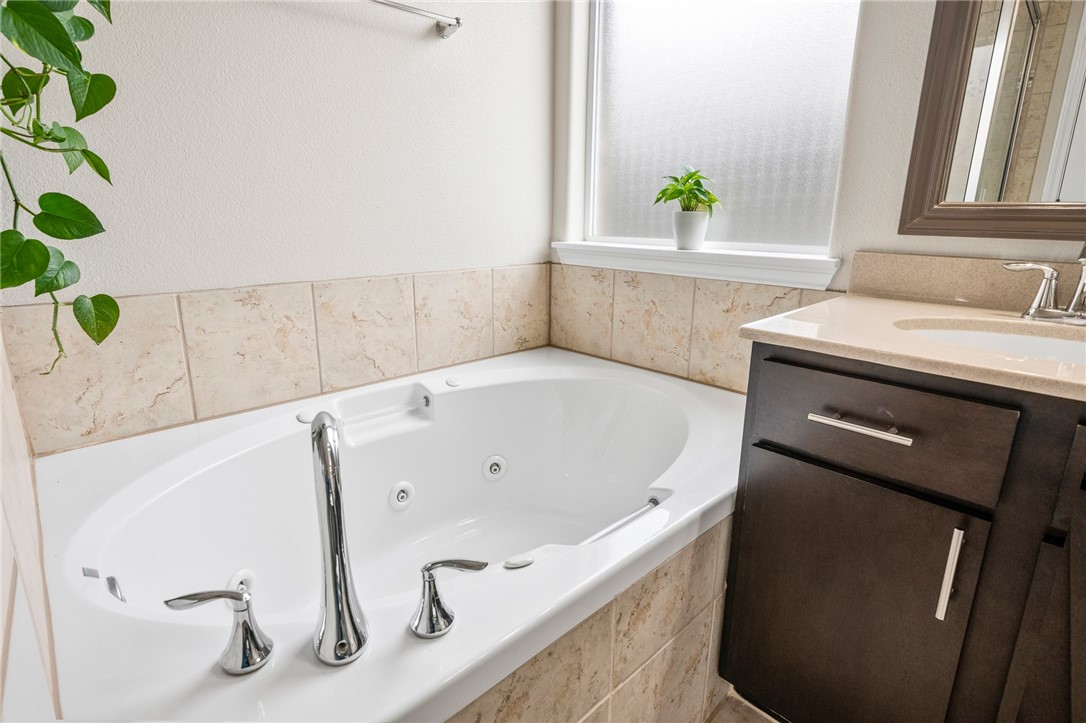 308 Erie Property Photo 23