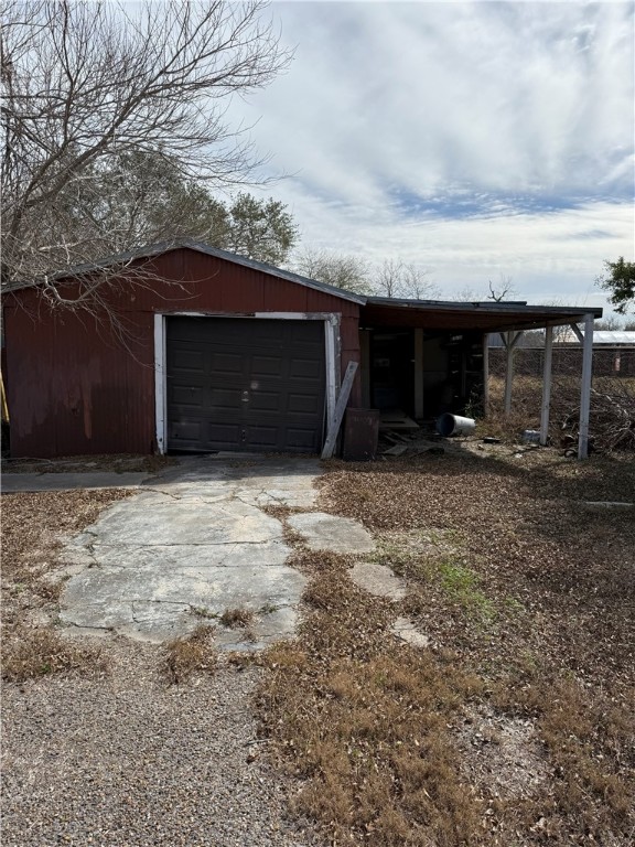 4817 Williams Dr Property Photo 3