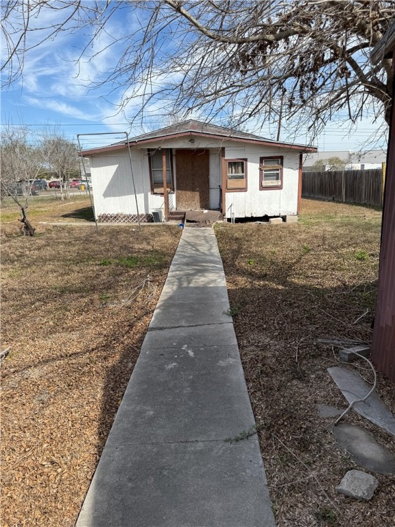4817 Williams Dr Property Photo 4