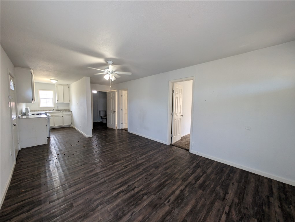 610 25th St Property Photo 2