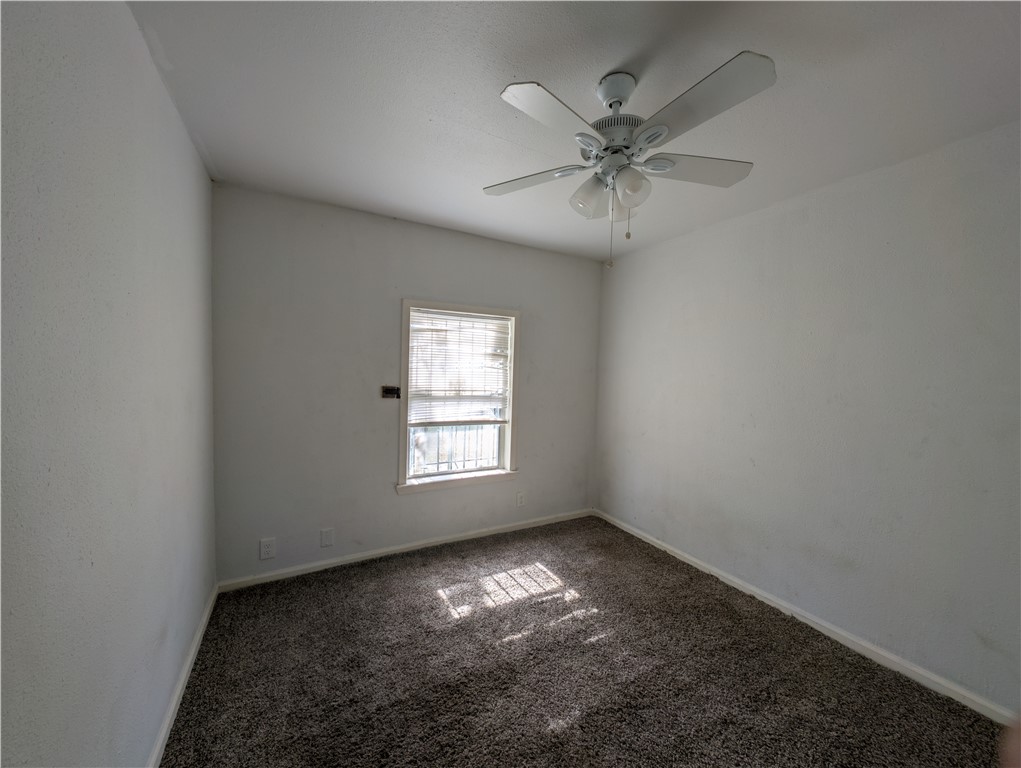 610 25th St Property Photo 9