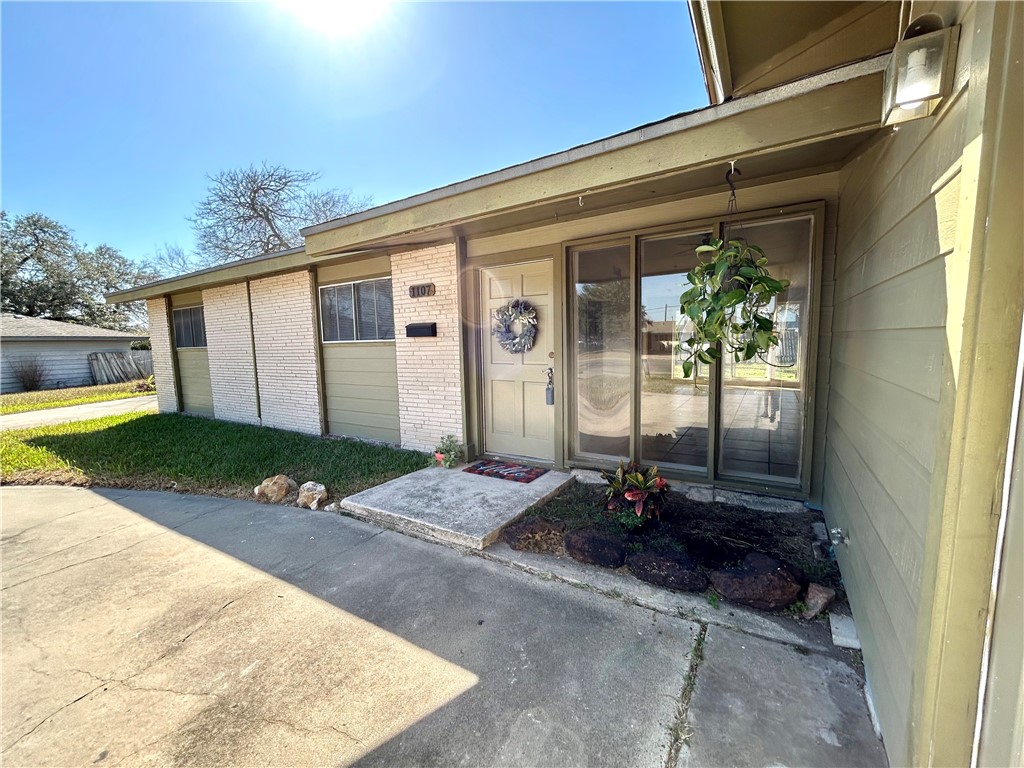 1107 Orion Dr Property Photo 2