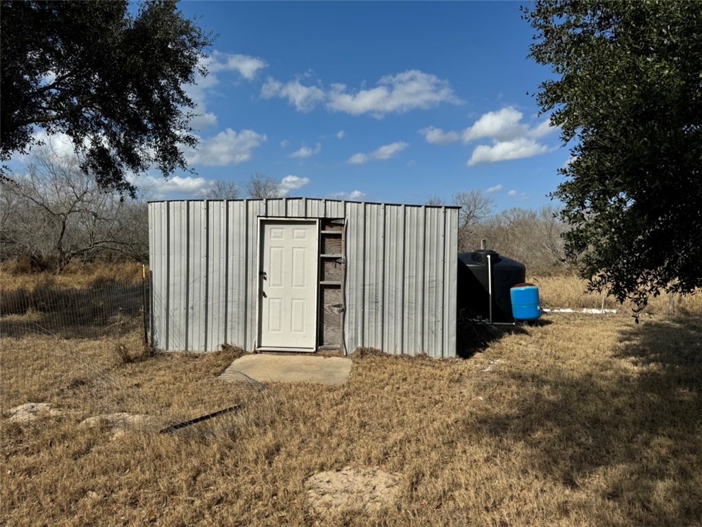 672 S County Road 1070 Property Photo 4