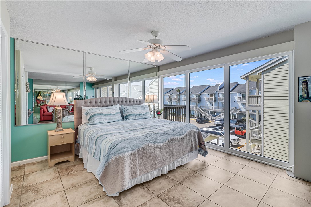 14810 Windward Dr 302 Property Photo 22