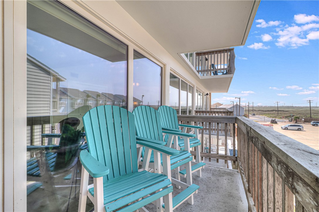 14810 Windward Dr 302 Property Photo 25