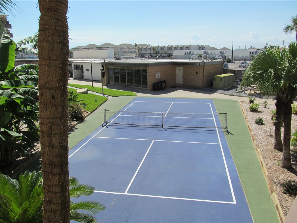 14810 Windward Dr 302 Property Photo 28