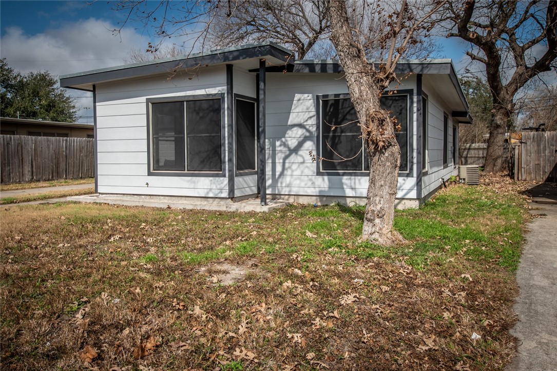 3818 Marion St Property Photo 25