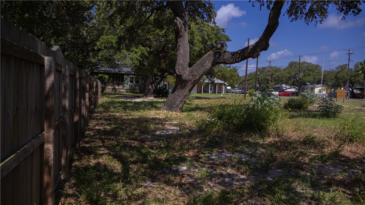 104 S 4th Property Photo 5
