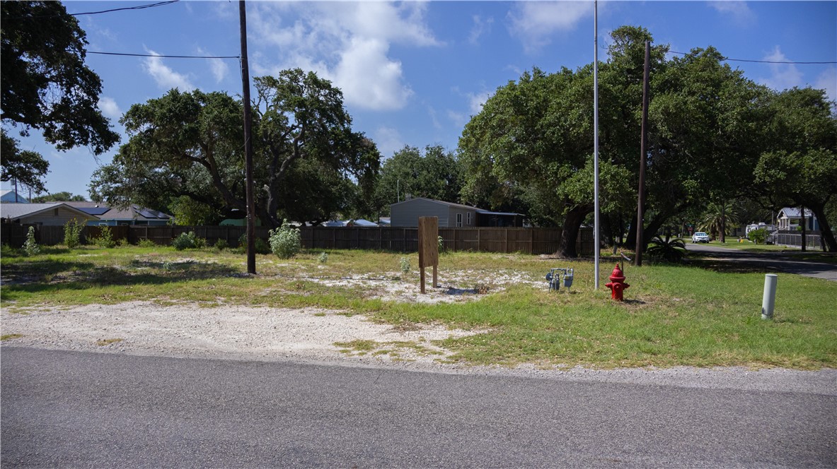 104 S 4th Property Photo 8