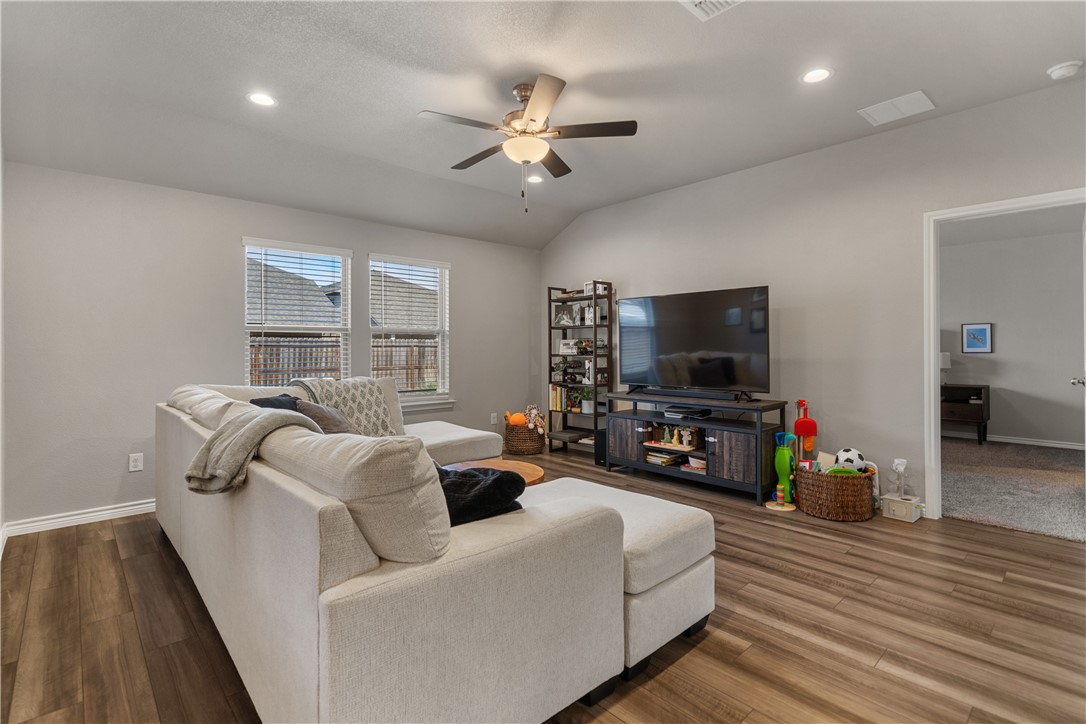 7222 Tristan Dr Property Photo 2