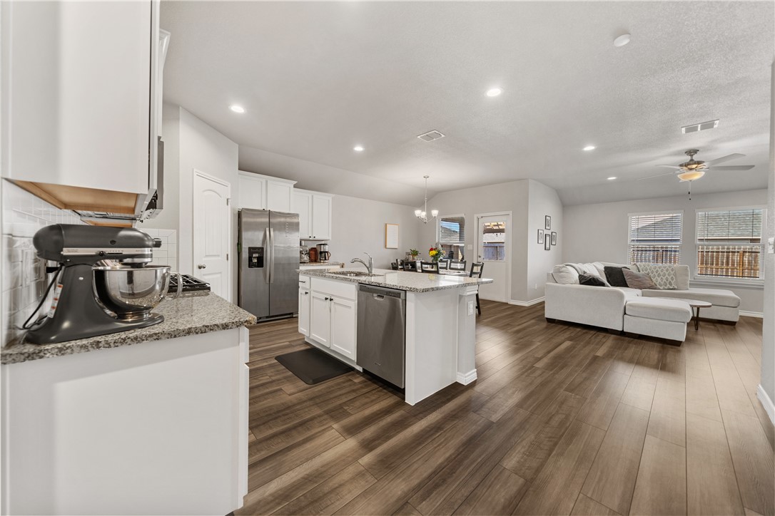 7222 Tristan Dr Property Photo 3