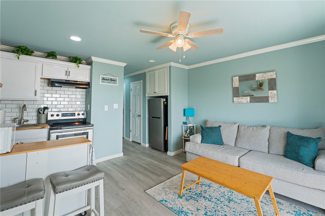 3938 Surfside Blvd 1240 Property Photo 2