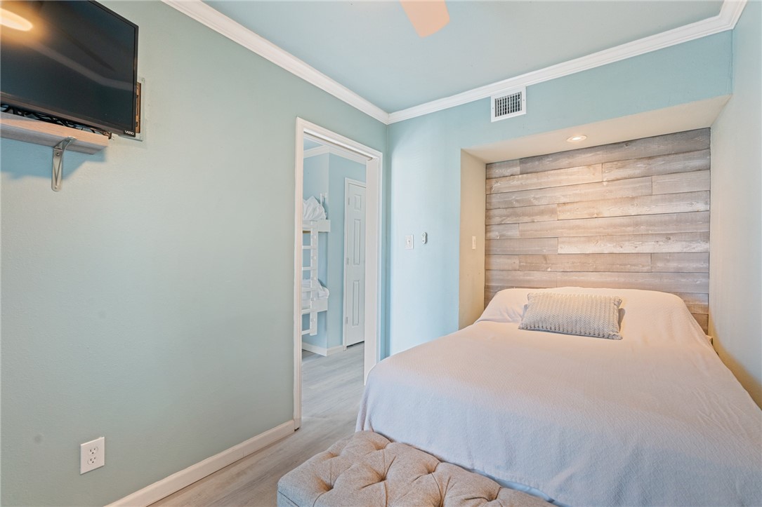 3938 Surfside Blvd 1240 Property Photo 6