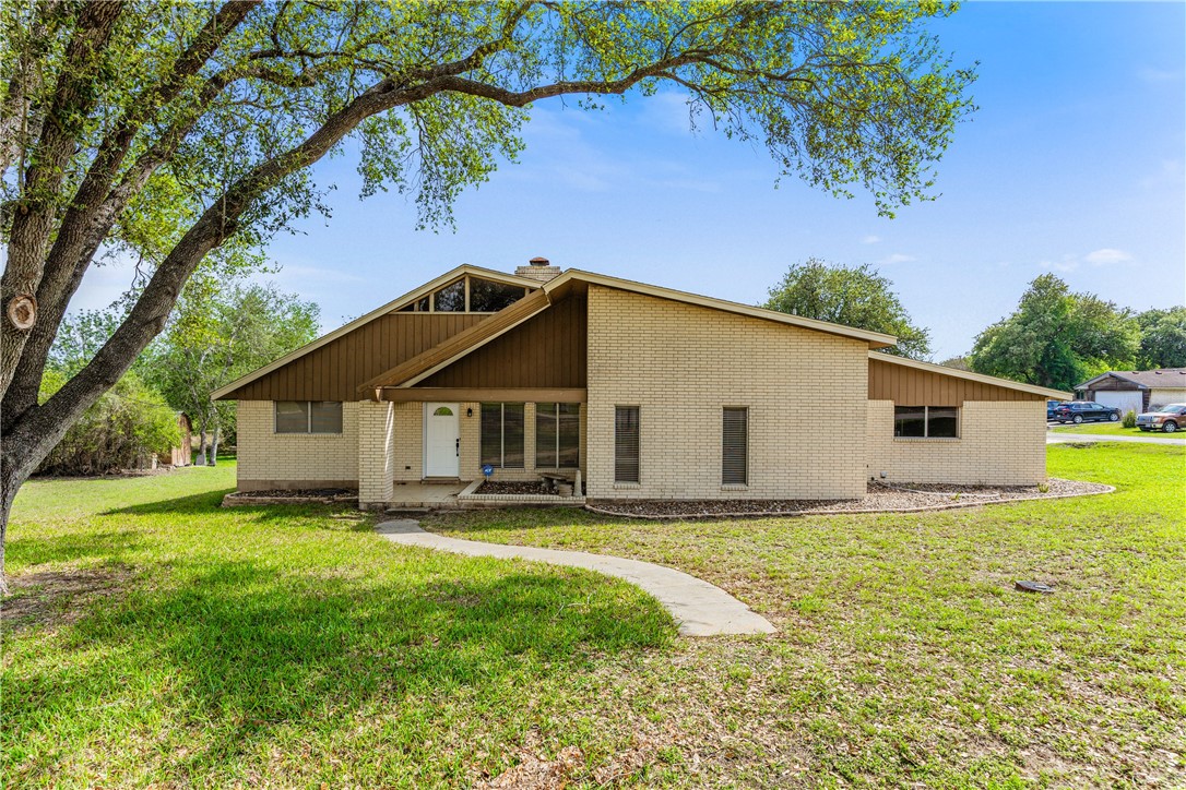 3935 Monta Dr Property Photo 1