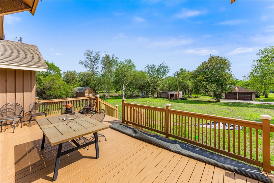 3935 Monta Dr Property Photo 3
