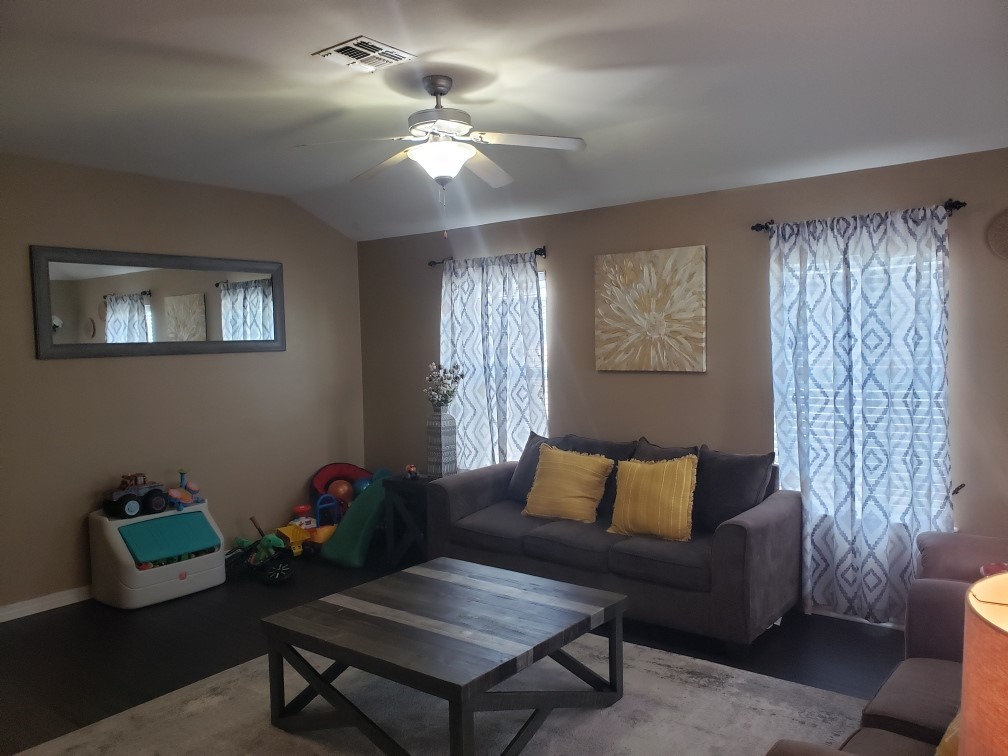 2016 Westwood Dr Property Photo 2