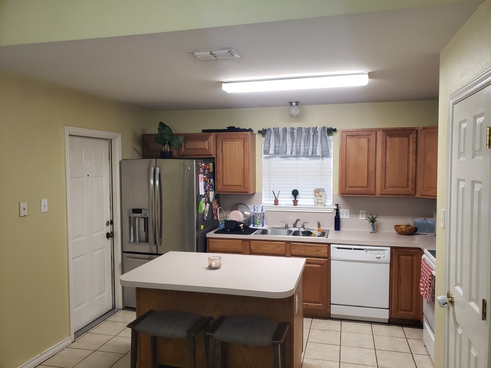 2016 Westwood Dr Property Photo 3