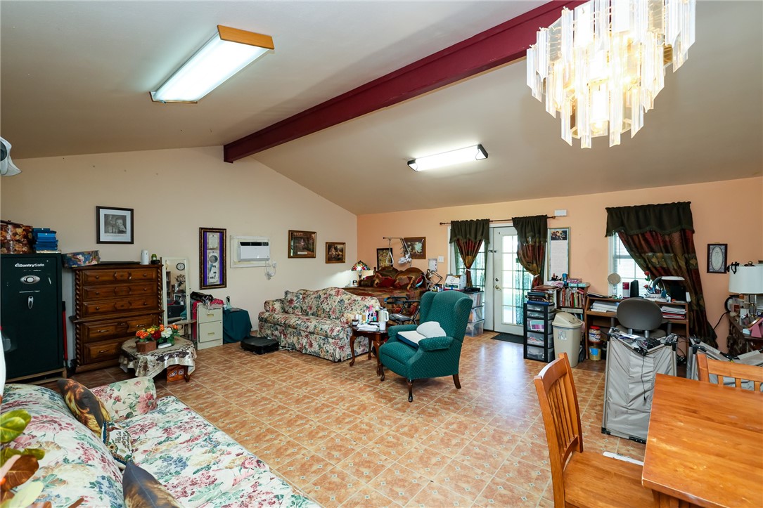 5922 Solomon Property Photo 9