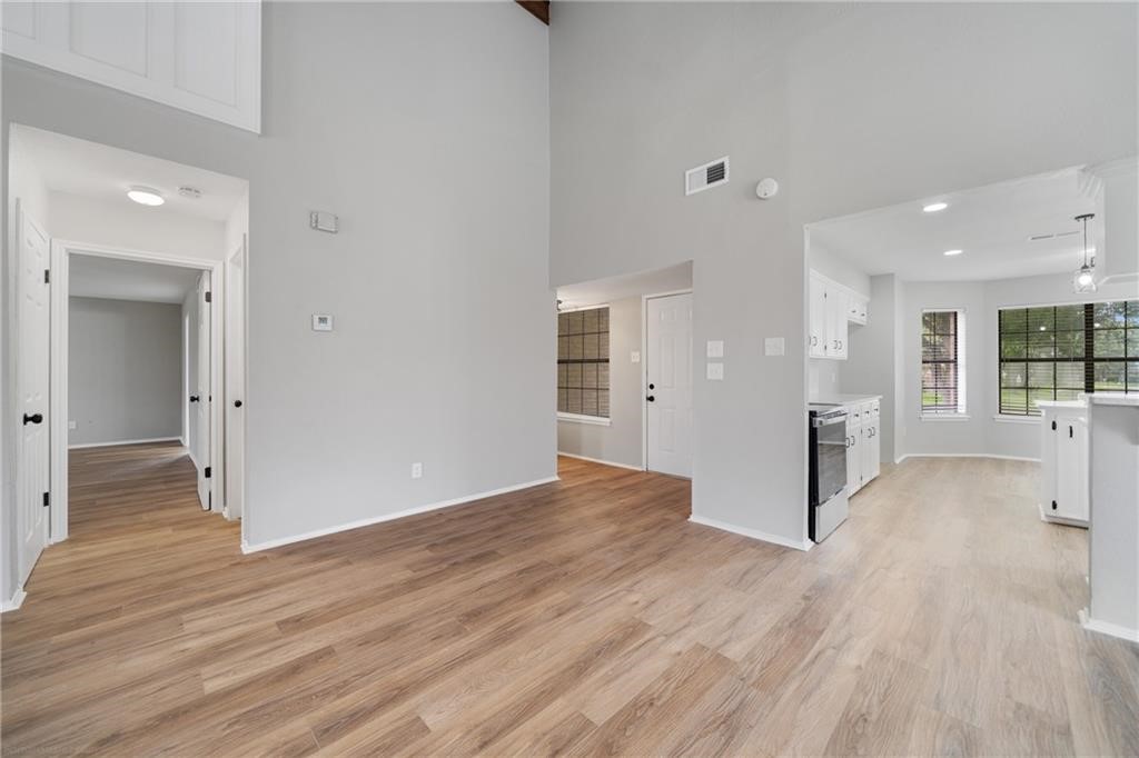 13801 River Canyon Dr Property Photo 6
