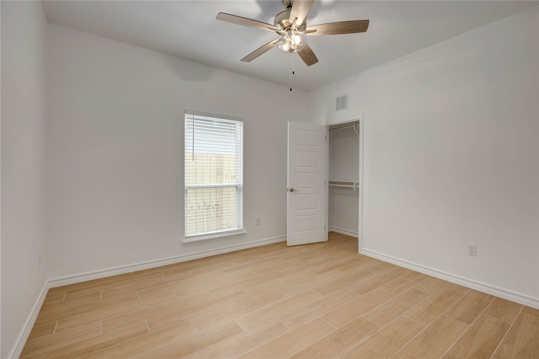 6209 Olivia St Property Photo 23