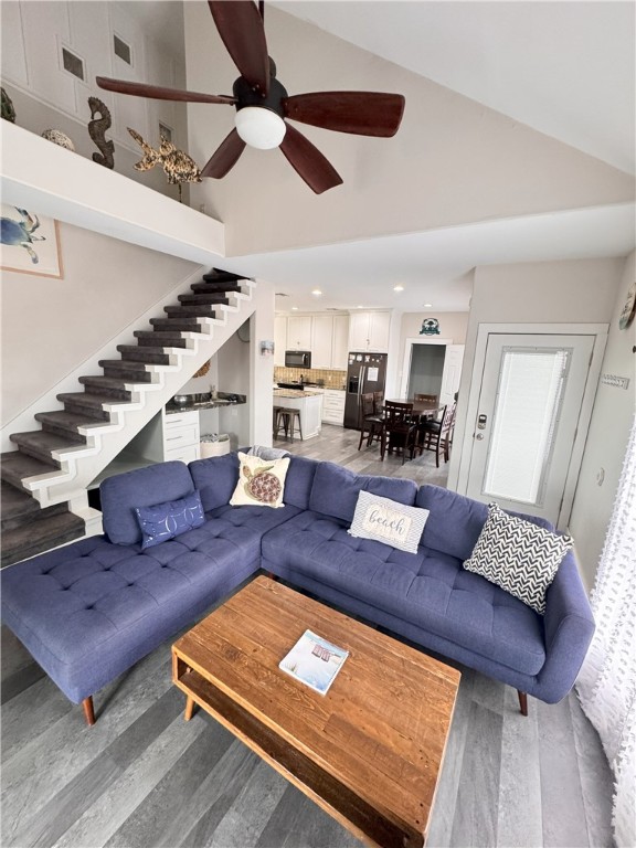 405 W Avenue C Property Photo 4