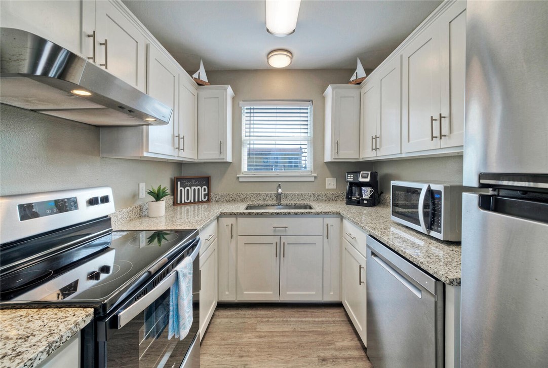 405 W Avenue C Property Photo 22
